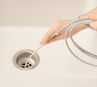 Usuwanie biofilmu z odpływów umywalek szpitalnych prowadzi do niezamierzonych wzrostów oporności na antybiotyki