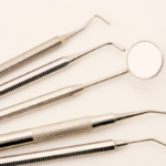 Samonaprawiające się biomateriały dentystyczne: biomimetyczne ścieżki do zrównoważonej stomatologii