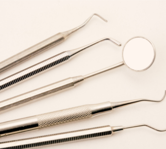 Samonaprawiające się biomateriały dentystyczne: biomimetyczne ścieżki do zrównoważonej stomatologii