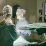 Pomiar jakości powietrza w czystych salach operacyjnych z wykorzystaniem trzech metod: badanie prospektywne