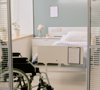 Porównanie skuteczności automatycznej i ręcznej dezynfekcji mgłą nadtlenku wodoru poddanego działaniu plazmy w różnych środowiskach szpitali dydaktycznych