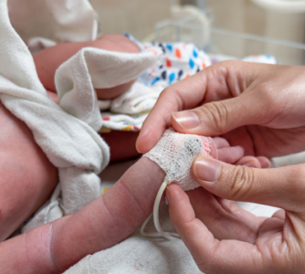 Temperatura projektowa w przestrzeniach hospitalizacji pediatrycznej – uwarunkowania kliniczne i implikacje projektowe