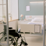 Ocena ryzyka jakości powietrza wewnętrznego oraz modelowanie w placówkach opieki zdrowotnej: przegląd systematyczny i analiza