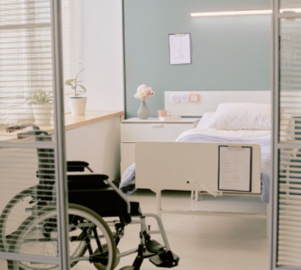 Ocena ryzyka jakości powietrza wewnętrznego oraz modelowanie w placówkach opieki zdrowotnej: przegląd systematyczny i analiza