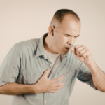 Odporne wychwytywanie cząstek kaszlu w salach izolacyjnych dla zakażeń przenoszonych drogą powietrzną: sufitowy wyciąg miejscowy o konstrukcji ukierunkowanej na źródło