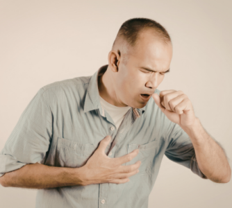 Odporne wychwytywanie cząstek kaszlu w salach izolacyjnych dla zakażeń przenoszonych drogą powietrzną: sufitowy wyciąg miejscowy o konstrukcji ukierunkowanej na źródło